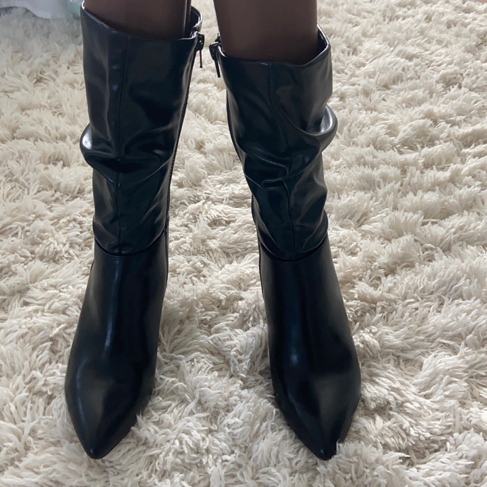 Slouchy black boots size 8, only worn once..